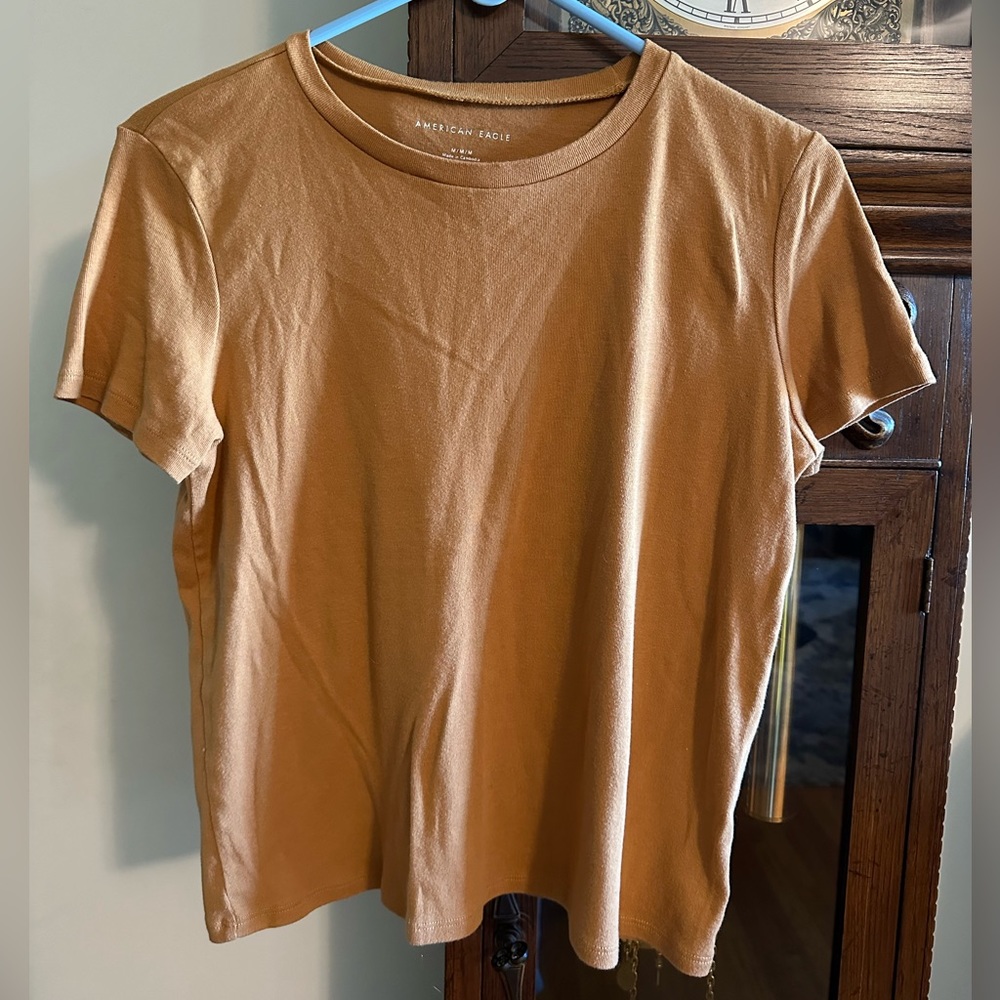 American Eagle Size Medium Mustard Yellow T-shirt